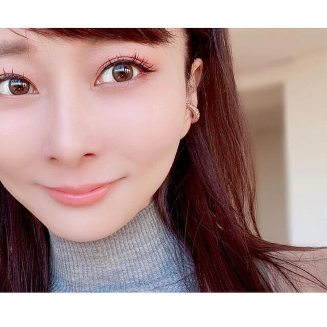 FENDI レッドストーンイヤーカフ