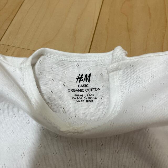 H&M(エイチアンドエム)の最終値下げ！H＆M 肌着2枚セット(白＆ピンク)100cm キッズ/ベビー/マタニティのベビー服(~85cm)(肌着/下着)の商品写真