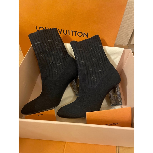 LOUIS VUITTON - Louis Vuitton (ルイ・ヴィトン) シルエットラインアンクルブーツの通販 by jasmin. 即購入OK｜ ルイヴィトンならラクマ