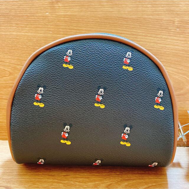 Disney(ディズニー)の【美品】ミッキーマウス　ポーチ　しまむら　ディズニー エンタメ/ホビーのおもちゃ/ぬいぐるみ(キャラクターグッズ)の商品写真