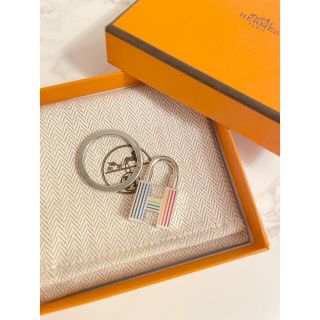 63257 正規品 エルメス ワンポイント ロゴ マフラー ブラク ピンク色