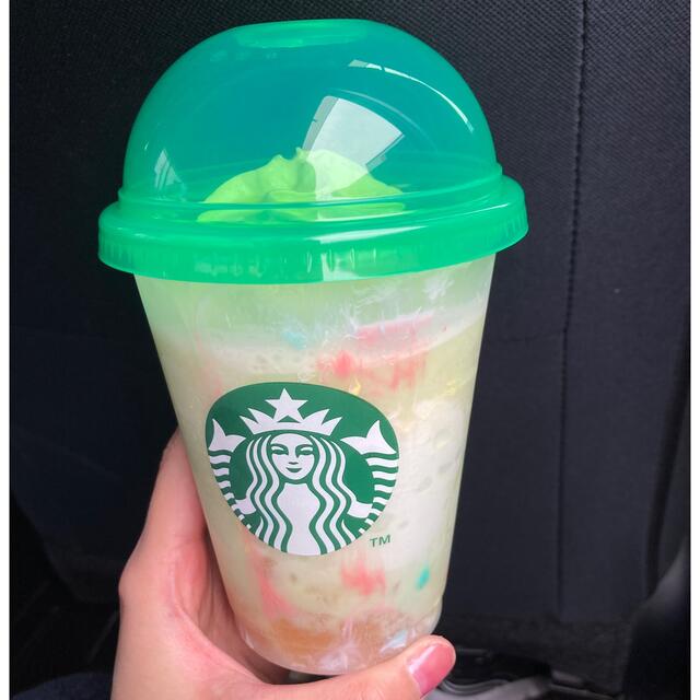 Starbucks Coffee(スターバックスコーヒー)のSTARBUCKS カラーチェンジングリユーザブルコールドカップ インテリア/住まい/日用品のキッチン/食器(タンブラー)の商品写真