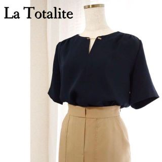 ラトータリテ(La TOTALITE)の綺麗シルエット&スッキリ首元♪　上品プルオーバー半袖　ネイビー　S　M(Tシャツ(半袖/袖なし))