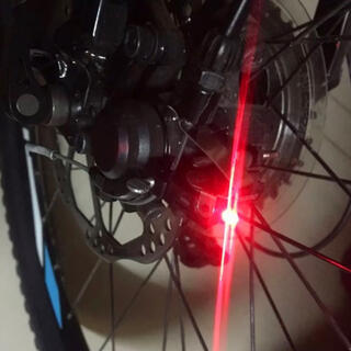 自転車ロードバイク　リアブレーキライト　防水LDEテールライト赤　取付簡単(パーツ)