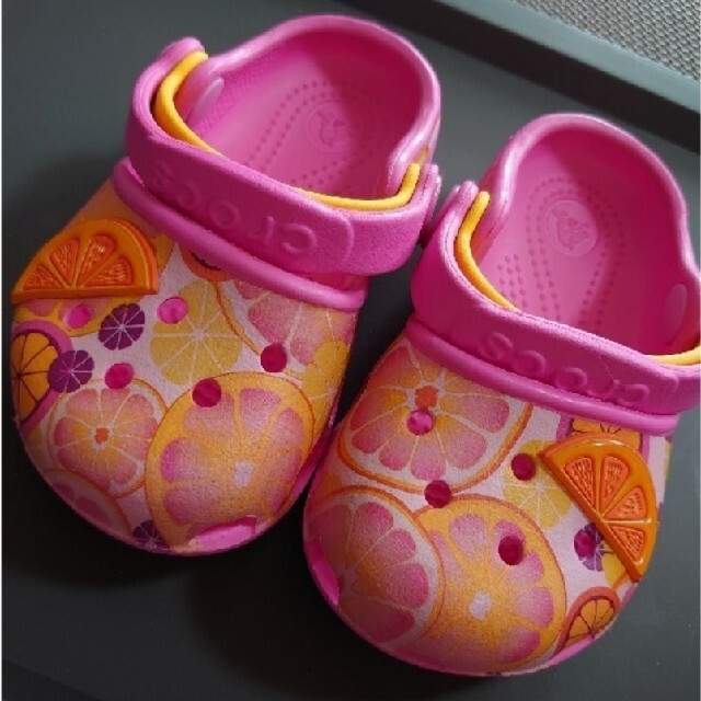 crocs(クロックス)の最終値下げ！ crocs 13センチ キッズ/ベビー/マタニティのベビー靴/シューズ(~14cm)(サンダル)の商品写真