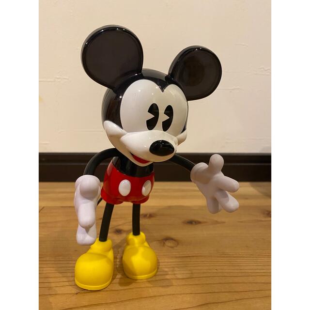 Disney(ディズニー)のミッキーフィギュア　全高21㎝　新品未使用 エンタメ/ホビーのおもちゃ/ぬいぐるみ(キャラクターグッズ)の商品写真