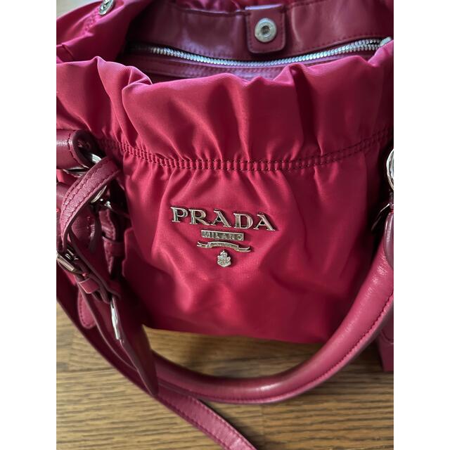 PRADA(プラダ)のPRADAの大きめバッグ　　 レディースのバッグ(ショルダーバッグ)の商品写真