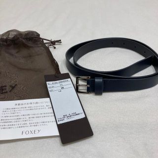 フォクシー(FOXEY)のFOXEY 新品未使用 ネイビー牛革ベルト  38(ベルト)