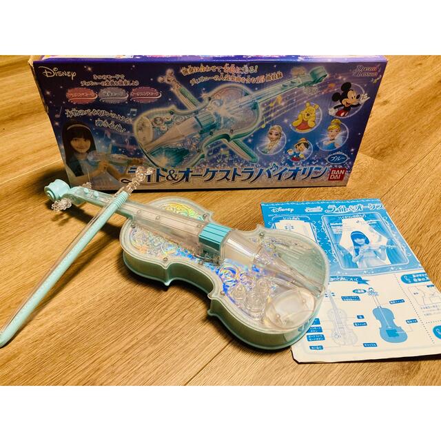 BANDAI(バンダイ)のDisney ライト＆オーケストラバイオリン キッズ/ベビー/マタニティのおもちゃ(楽器のおもちゃ)の商品写真