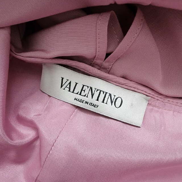 VALENTINO(ヴァレンティノ)のVALENTINO ヴァレンチノ　マイクロファイユ　リボントップス レディースのトップス(シャツ/ブラウス(半袖/袖なし))の商品写真