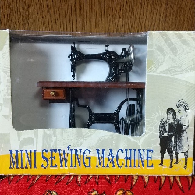 MINI SEWING MACHINE エンタメ/ホビーのおもちゃ/ぬいぐるみ(その他)の商品写真