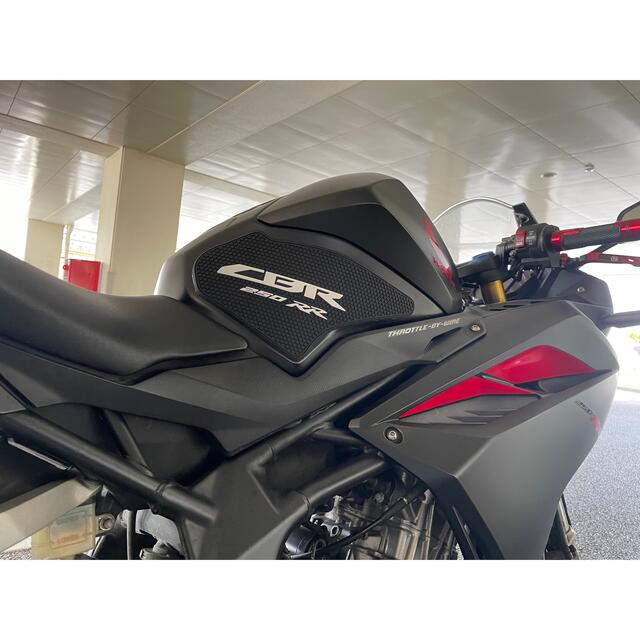 ホンダ(ホンダ)のcbr250rr mc51 タンクパッド 自動車/バイクのバイク(ステッカー)の商品写真