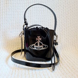 ヴィヴィアンウエストウッド(Vivienne Westwood)のヴィヴィアン BETTY スモールバケットバッグ(ショルダーバッグ)