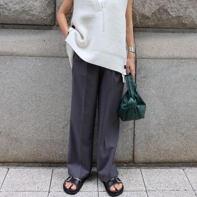 完売】マチャット machatt チンツーストレートパンツ ベージュ 新品 完売】マチャット machatt チンツーストレートパンツ ベージュ 新品