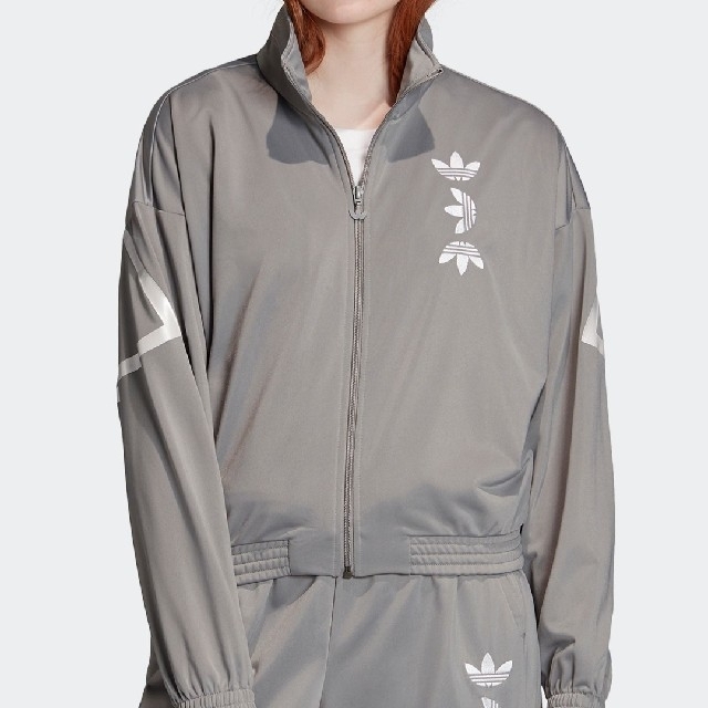 adidas(アディダス)のadidas バックビッグロゴ トラックジャケット ジャージ 3連ロゴ 女性S レディースのトップス(その他)の商品写真