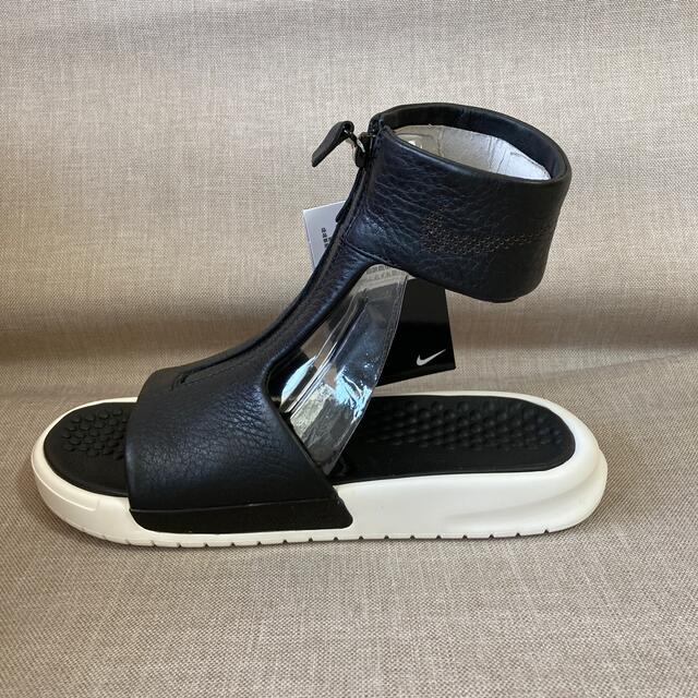 NIKE(ナイキ)のNIKE BENASSI CUFF LUX サンダル レディースの靴/シューズ(サンダル)の商品写真