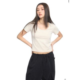 スタイルナンダ(STYLENANDA)の今季 stylenanda バックカットアウトUネックTシャツ(Tシャツ(半袖/袖なし))