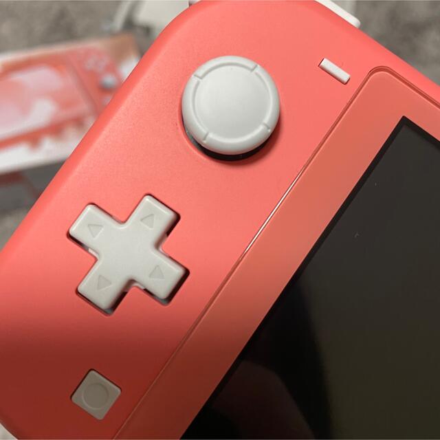 Nintendo Switch(ニンテンドースイッチ)のニンテンドースイッチライト（コーラル）、あつまれどうぶつの森 他 エンタメ/ホビーのゲームソフト/ゲーム機本体(家庭用ゲーム機本体)の商品写真