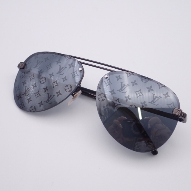 LOUIS VUITTON(ルイヴィトン)のルイ・ヴィトン サングラス メンズのファッション小物(サングラス/メガネ)の商品写真