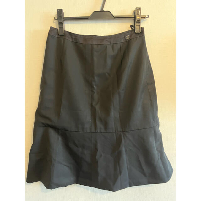 CHANEL(シャネル)のCHANEL フリル　スカート　ブラック レディースのスカート(ひざ丈スカート)の商品写真