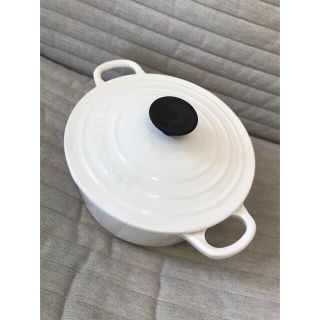 ルクルーゼ(LE CREUSET)の【kaiさま専用】ル・クルーゼ　鍋　18センチ　白(鍋/フライパン)