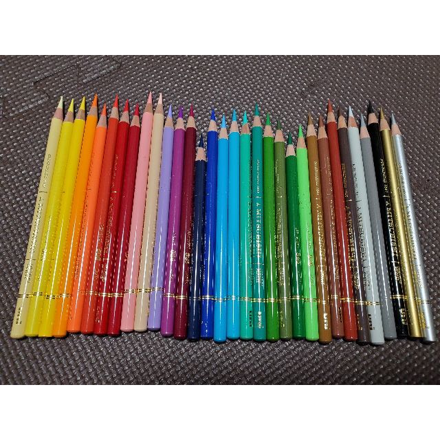 三菱鉛筆(ミツビシエンピツ)のユニカラー　32色 エンタメ/ホビーのアート用品(色鉛筆)の商品写真