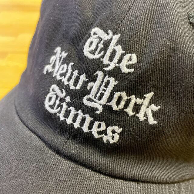 1LDK SELECT(ワンエルディーケーセレクト)のニューヨークタイムズキャップ  THE NEW YORK TIMES CAP メンズの帽子(キャップ)の商品写真