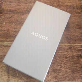 アクオス(AQUOS)のSHARP スマートフォン AQUOS sense6 128GB ブラック(スマートフォン本体)