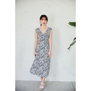 ハーリップトゥ(Her lip to)のHerlipto Lace Trimmed Floral Dress S(ロングワンピース/マキシワンピース)