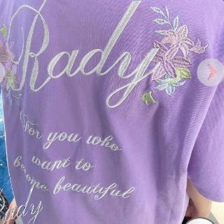 レディー(Rady)のrady レディ Tシャツ☆バッグフラワー☆最終お値下☆(Tシャツ(半袖/袖なし))