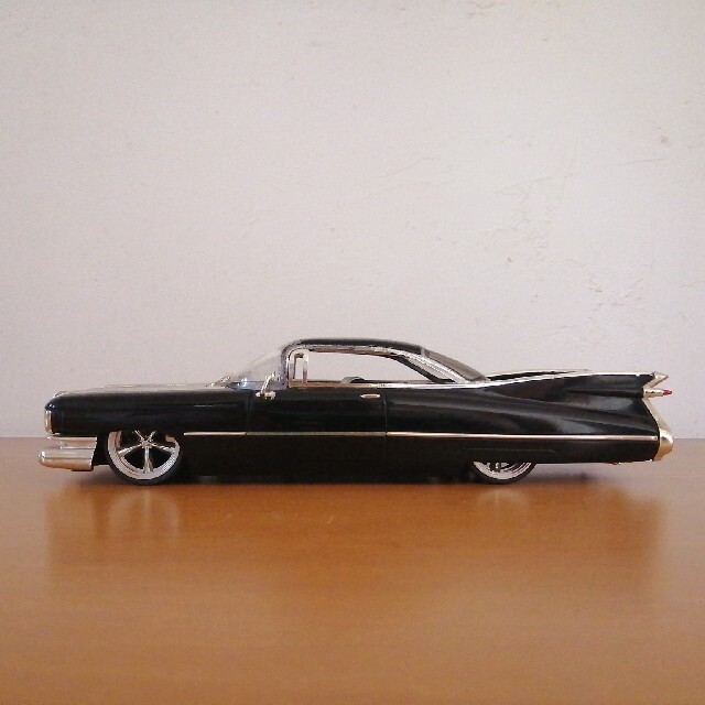 Cadillac(キャデラック)のjada 1/24 1959 cadillac DEVILLE DUB エンタメ/ホビーのおもちゃ/ぬいぐるみ(ミニカー)の商品写真