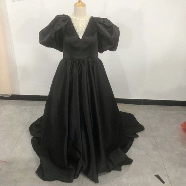 雅やか 黒 カラードレス Vネック 姫袖 美しいバックレース結婚式ウェディングドレス