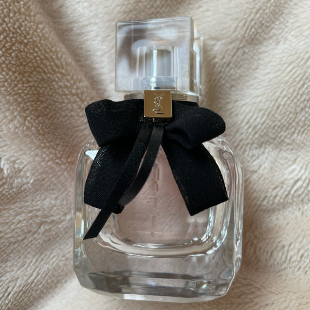 Yves Saint Laurent Beaute(イヴサンローランボーテ)のイヴサンローラン モンパリ 30ml 箱無し コスメ/美容の香水(香水(女性用))の商品写真