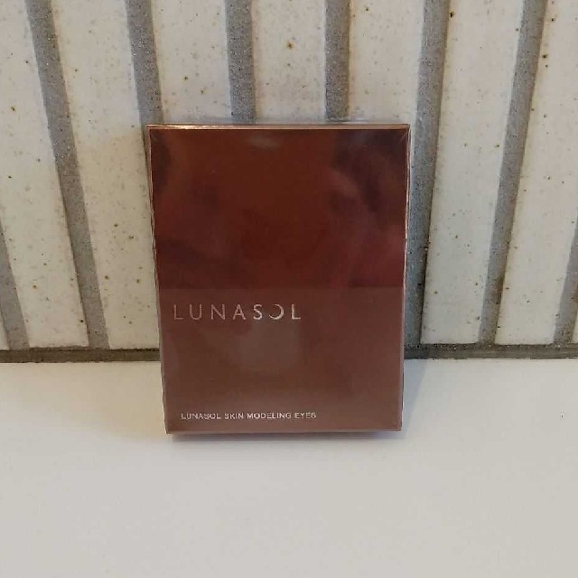 LUNASOL(ルナソル)のルナソル　スキンモデリングアイズ #01 Beige Beige コスメ/美容のベースメイク/化粧品(アイシャドウ)の商品写真