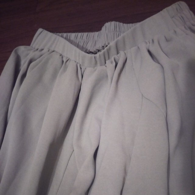 antiqua(アンティカ)のくすみ緑のスカート レディースのスカート(ロングスカート)の商品写真