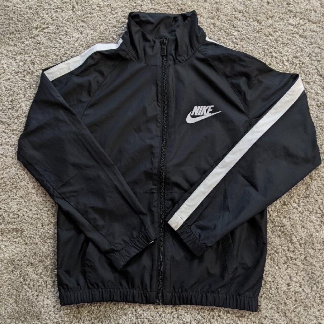 NIKE(ナイキ)のナイキ　ウィンドブレーカー　ジュニア　M キッズ/ベビー/マタニティのキッズ服男の子用(90cm~)(ジャケット/上着)の商品写真