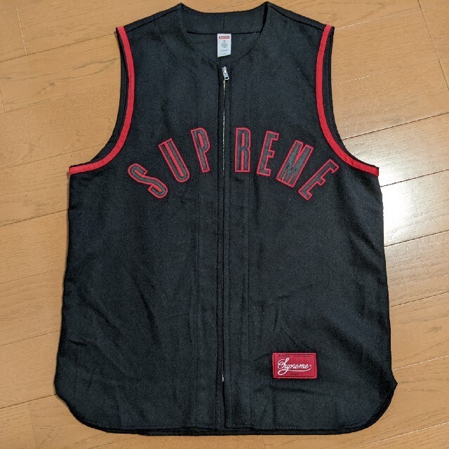 Supreme(シュプリーム)のsupremeベスト メンズのトップス(ベスト)の商品写真