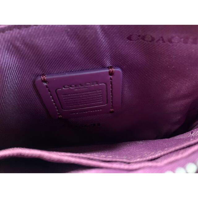 COACH(コーチ)のcoach リストレットポーチ マルチポーチ レザー スタッズ メタリック 紫 レディースのファッション小物(ポーチ)の商品写真