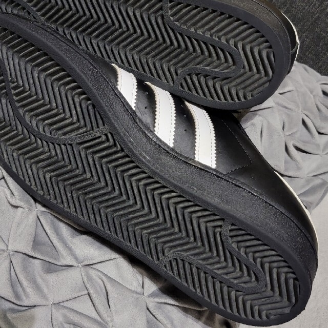 adidas(アディダス)のadidas superstar ブラック 黒 スニーカー メンズの靴/シューズ(スニーカー)の商品写真