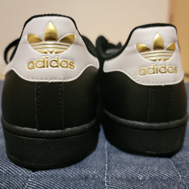 adidas(アディダス)のadidas superstar ブラック 黒 スニーカー メンズの靴/シューズ(スニーカー)の商品写真