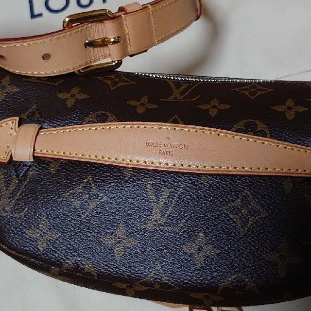 LOUIS VUITTON バムバック