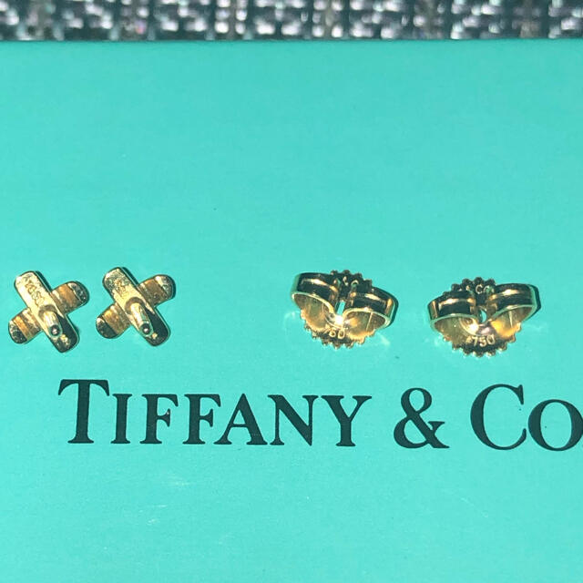 Tiffany & Co.(ティファニー)のティファニー　クロスステッチピアス　k18 YG レディースのアクセサリー(ピアス)の商品写真