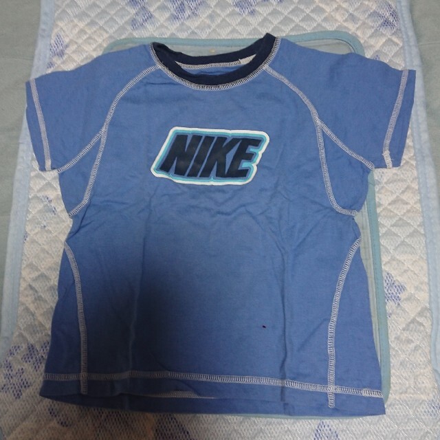 NIKE(ナイキ)の🉐送料込🌟👕☆NIKE！KIDS✨半袖Tシャツブルー100 エンタメ/ホビーのコレクション(その他)の商品写真