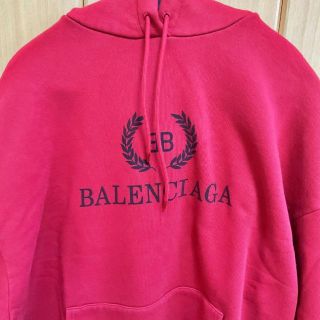 バレンシアガ(Balenciaga)の新品 バレンシアガ BB フェザーロゴ パーカー プルオーバー L 赤(パーカー)