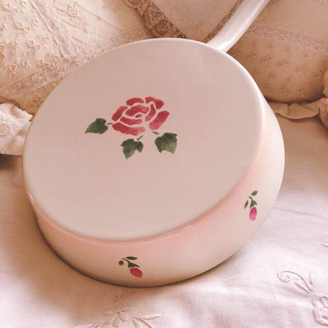 お値下げ未使用♡マニー♡ローズホーローフライパンL琺瑯薔薇 お値下げ未使用♡マニー♡ローズホーローフライパンL琺瑯薔薇