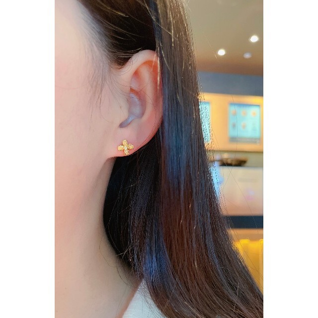 花モチーフ 天然ダイヤモンドピアスk18 5