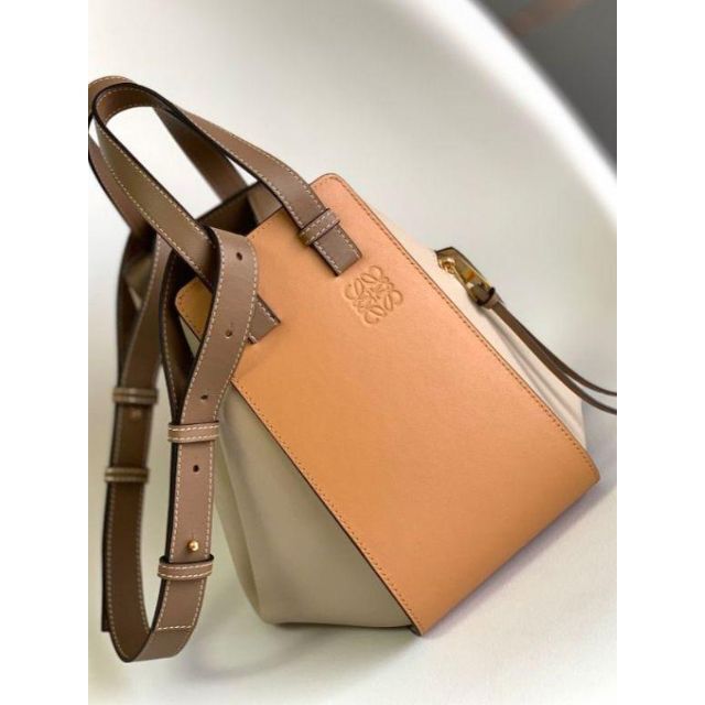 買い保障できる LOEWE - Loewe ロエベ 美品 ショルダーバッグ