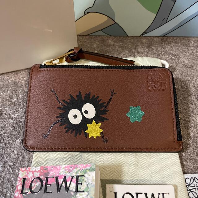 LOEWE(ロエベ)のLOEWE 千と千尋 財布 フラグメントケース ススワタリ 新品未使用 レディースのファッション小物(財布)の商品写真