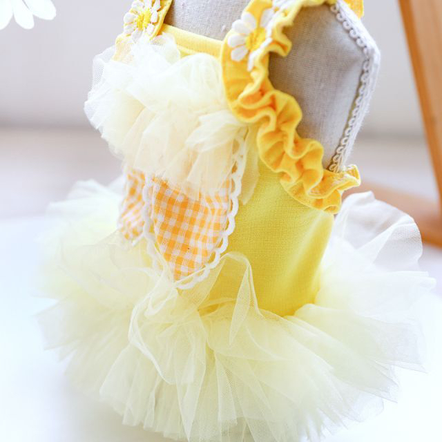 3枚黄色花刺繍付うさぎの耳ドレス 可愛いチュールワンピース春夏犬服 犬の服 猫服