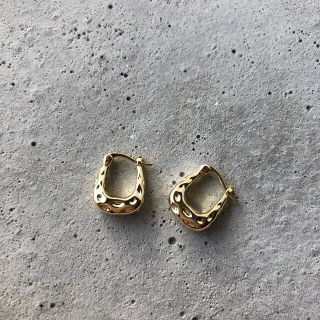 アメリヴィンテージ(Ameri VINTAGE)のN-262 凸凹square pierce gold(ピアス)